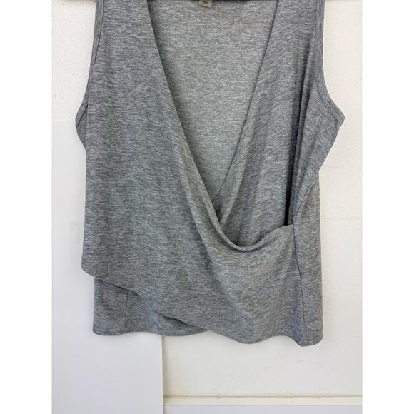 Beyond Yoga Gray Plunge V-Neck Sleeveless Gray Jersey Tank Top Womens Sz L - Picture 5 of 6